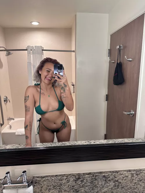 This Asian cutie doesn't wanna let you pull out.