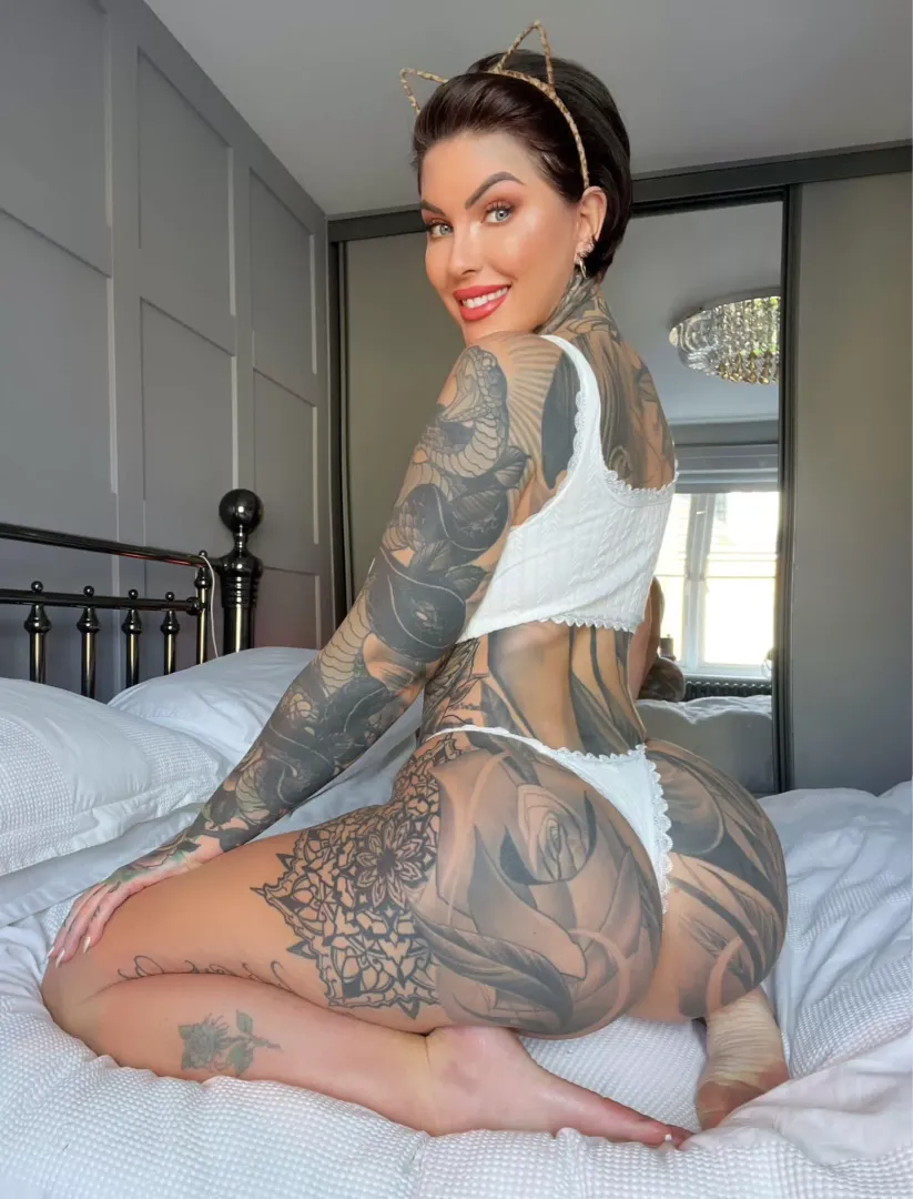 This ass can take dick for hours