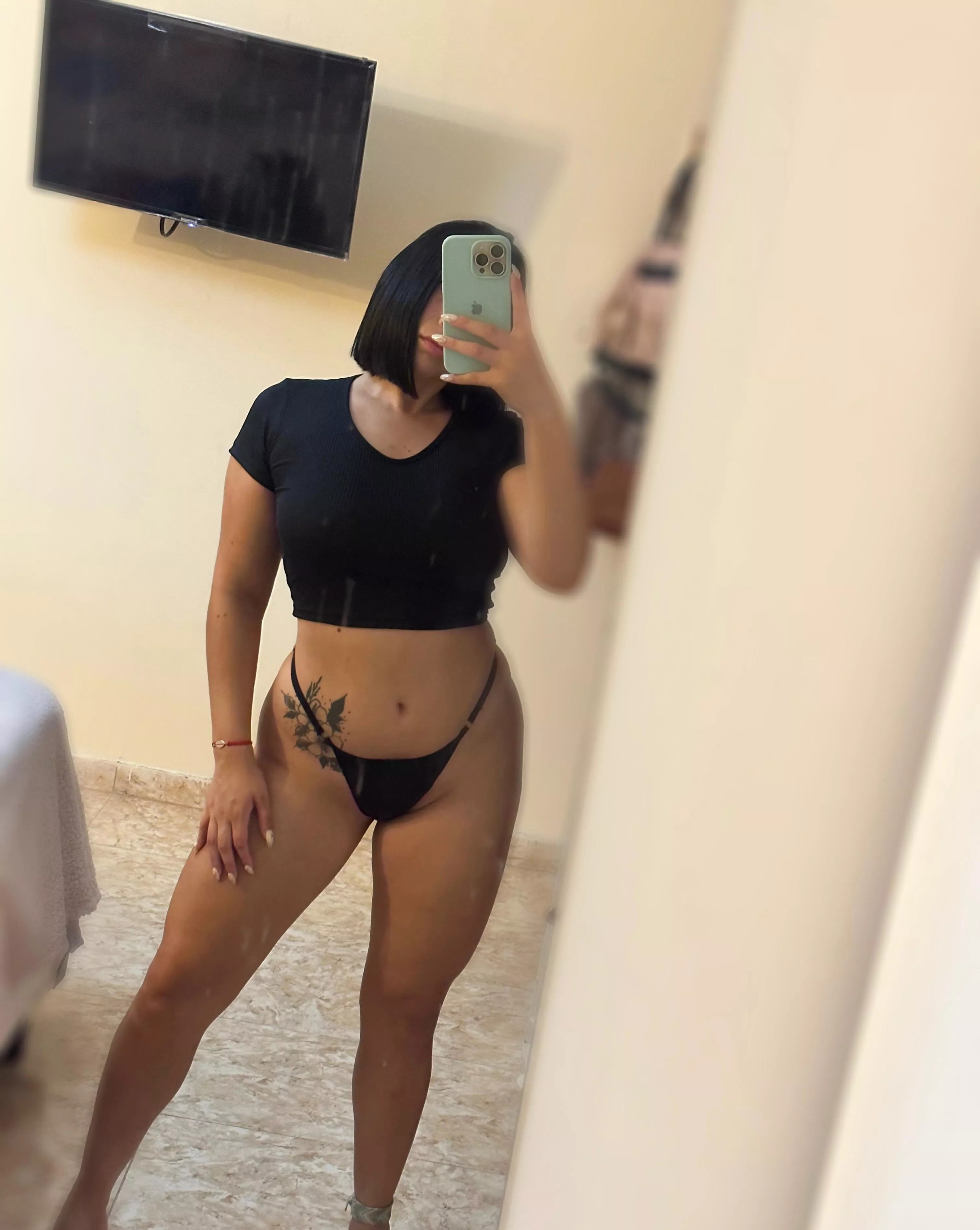 This bellybutton comes with a surprise 😯 is that ok?