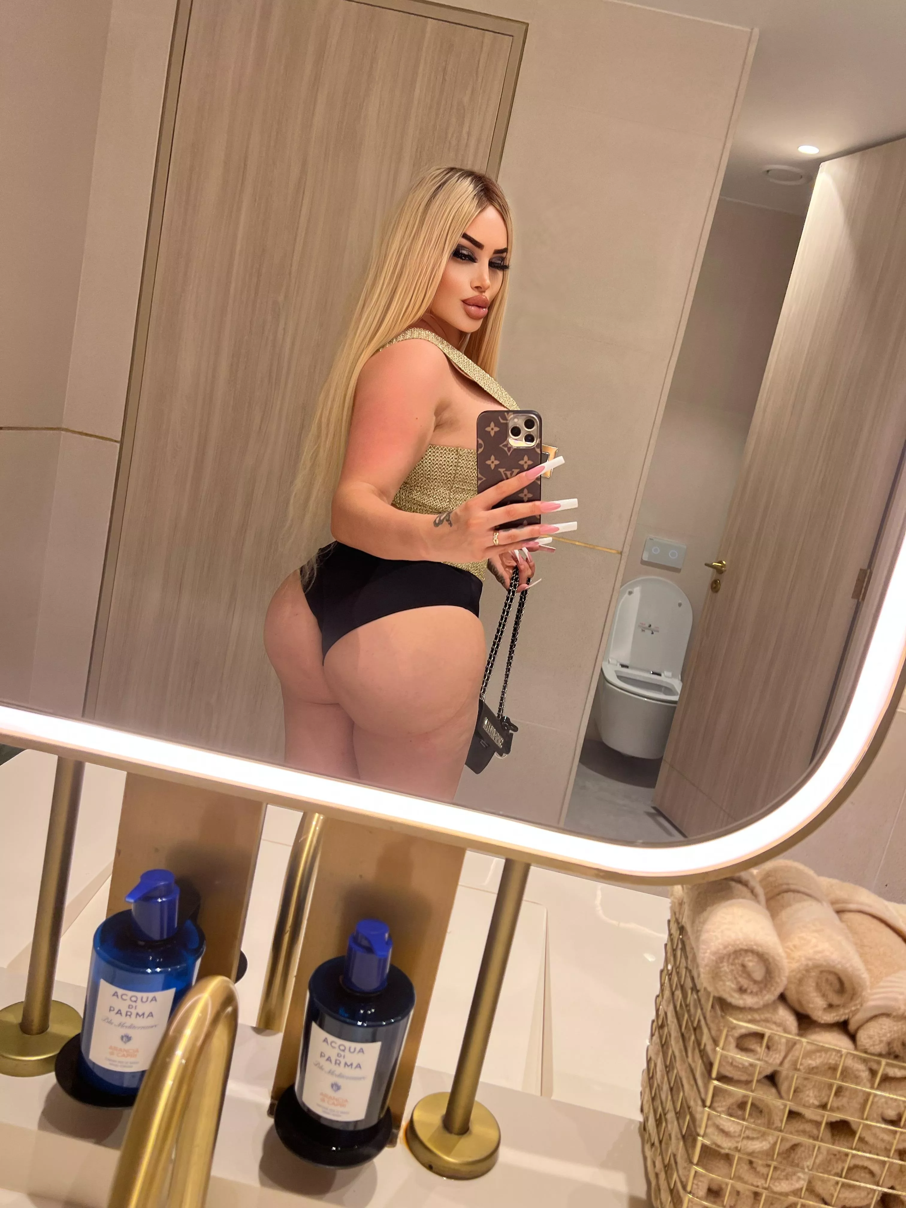 This booty is waiting.... Let's fave fun with them