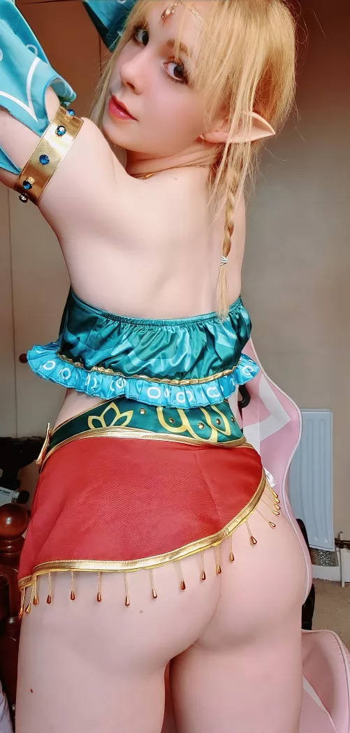 This booty needs a hand print x