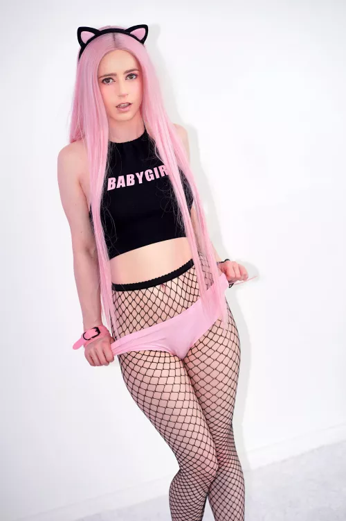 this catgirl is on a bacon only diet 🥓🥓🥓