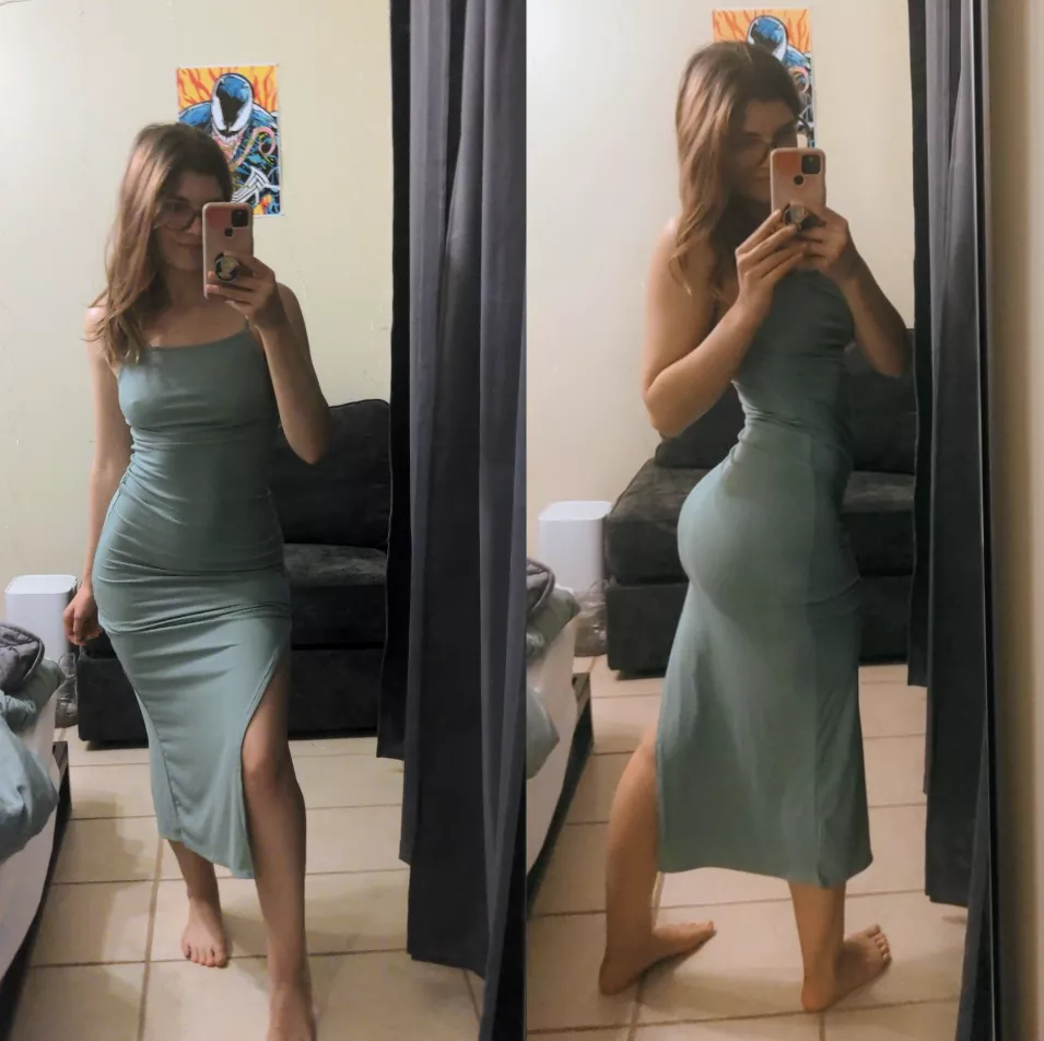 This dress really shows off my ass. [STBA]