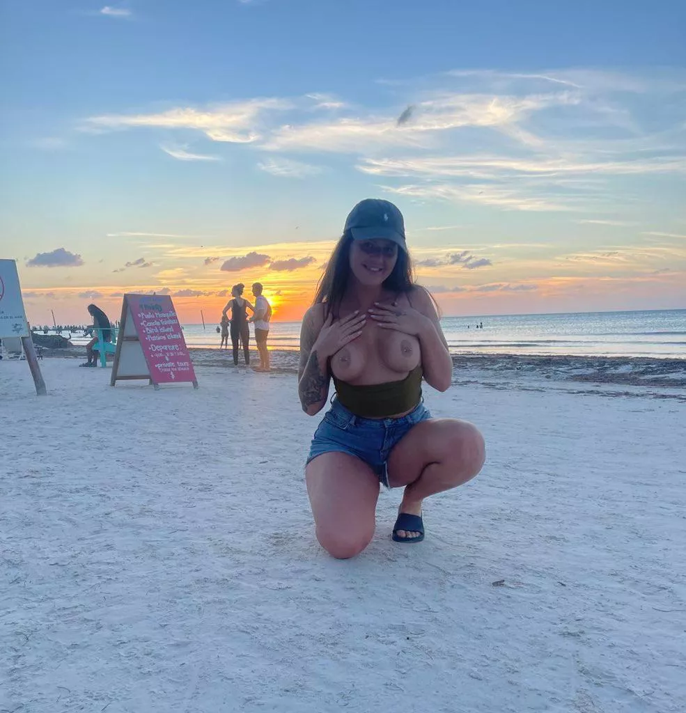 This guys girlfriend caught him staring lol 