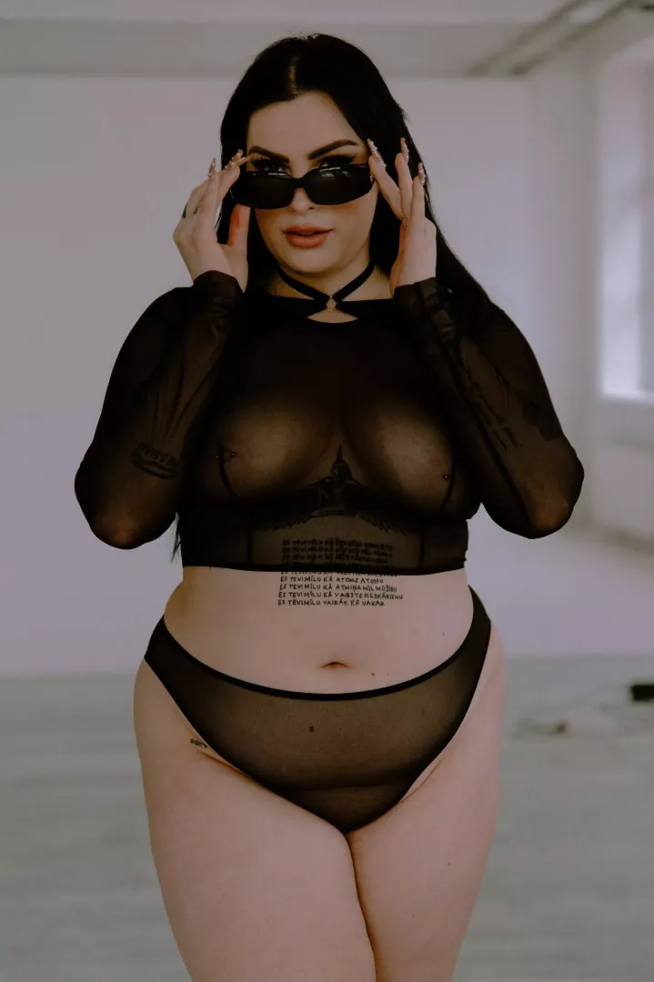 This is a baddy 😈 A present for you on Christmas 🤶