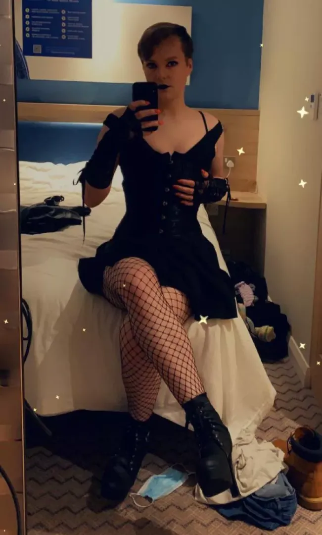 This is genuinely my favourite fit ever, just in time for Halloween 😘 what do you think?