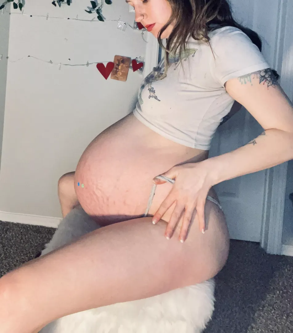 this is my application to be your pregnant girlfriend 🥰