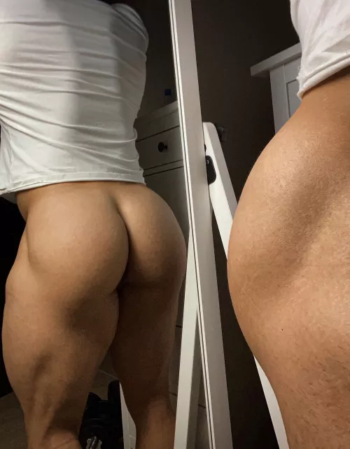 This miracle mirror shows only squatting asses