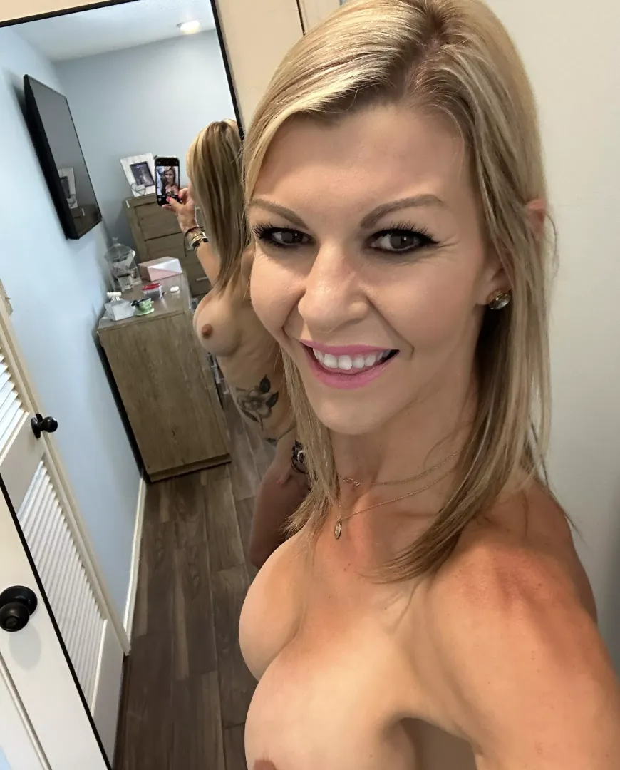 This mirror makes my tits look big