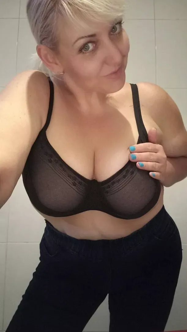 this pussy is ready for its filling