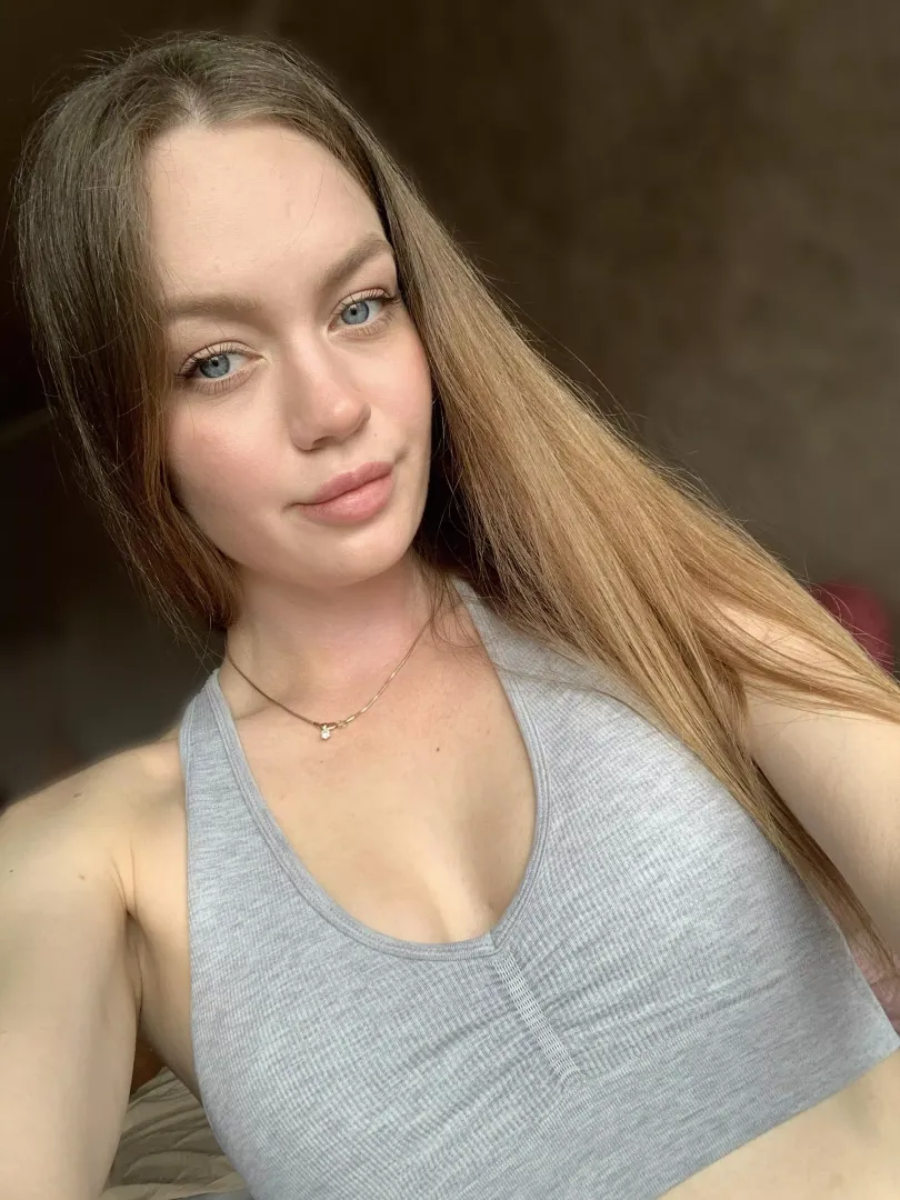 this sports top matches my cute eyes