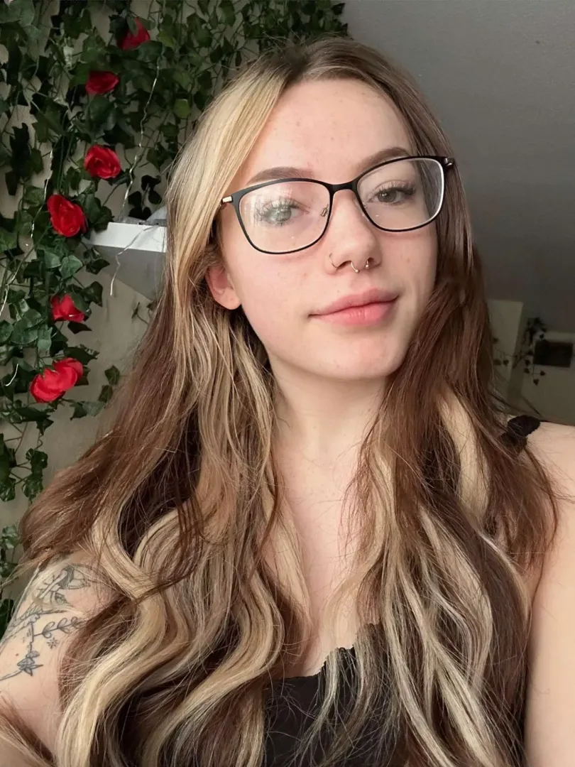 This subreddit helps me love the glasses look everytime I post here