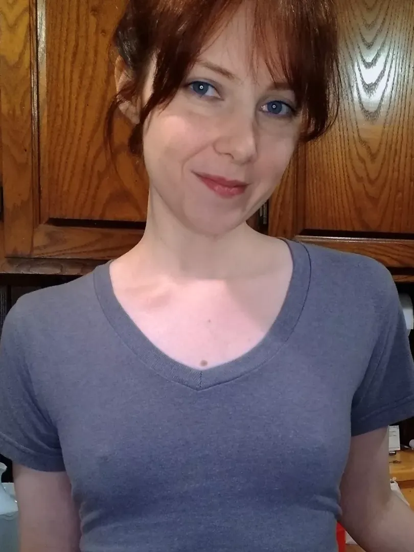 This tight shirt really squishes my itty bitties lol