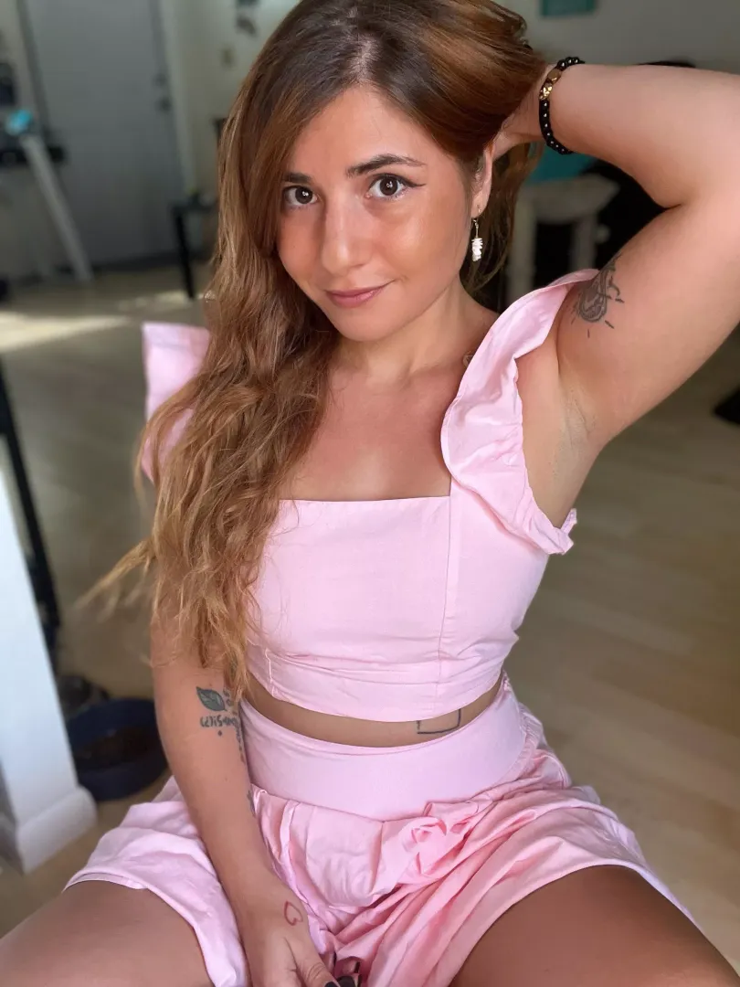 this top is cut at just the right spot to get a full view ;)