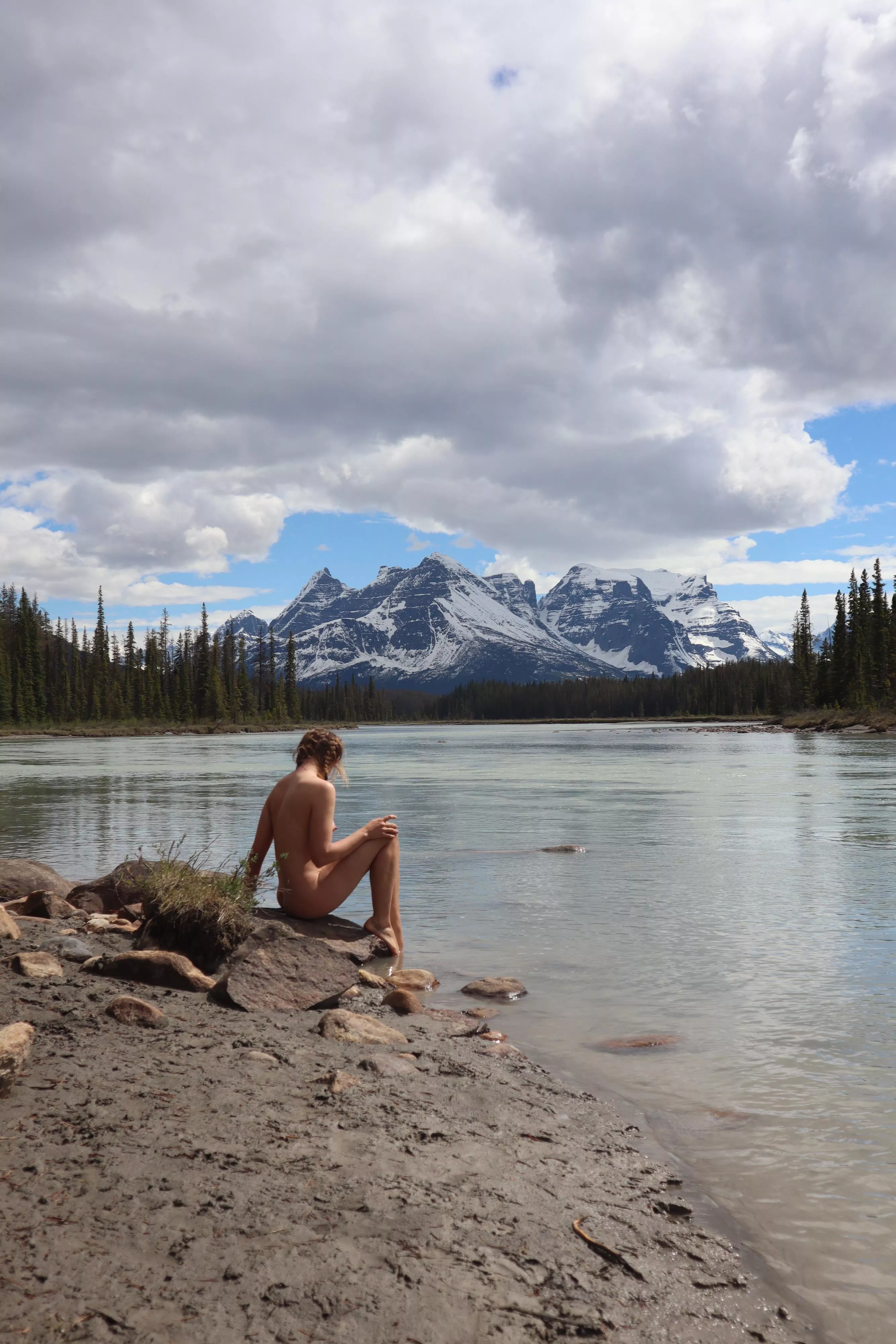 This was my first ever back country hike in Canada, how stunning is this campsite. 
