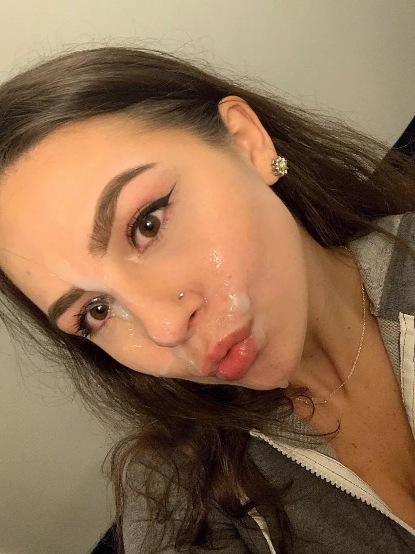 Thought my makeup looked cute 😘