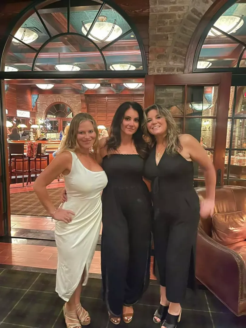Three milfs💯🔥 Best friend's sister(white dress/43), her two best friends, middle(49), and right(51)👍