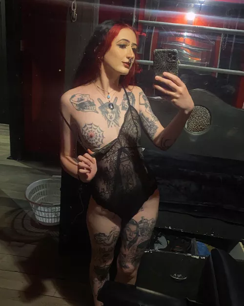 Throw me around 🖤