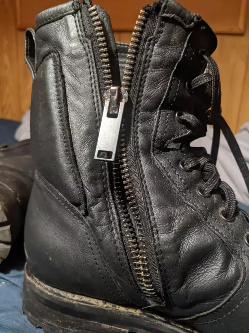 Thursday Casa Moto zipper gave out after 2 months. I'm pissed.