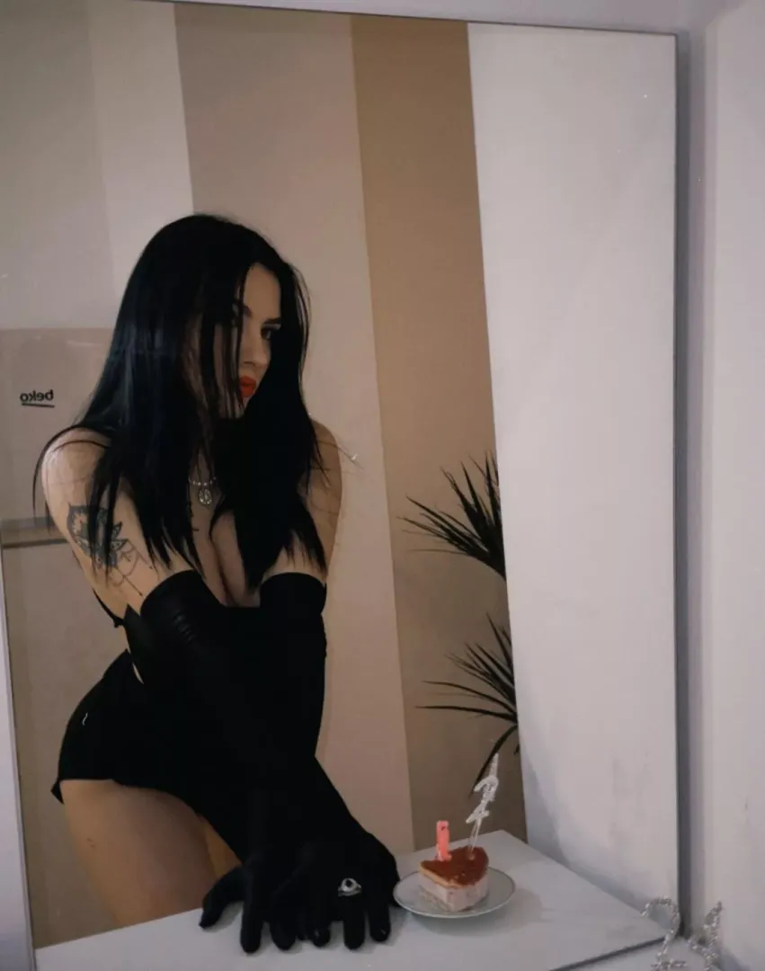 Tight dress 🖤
