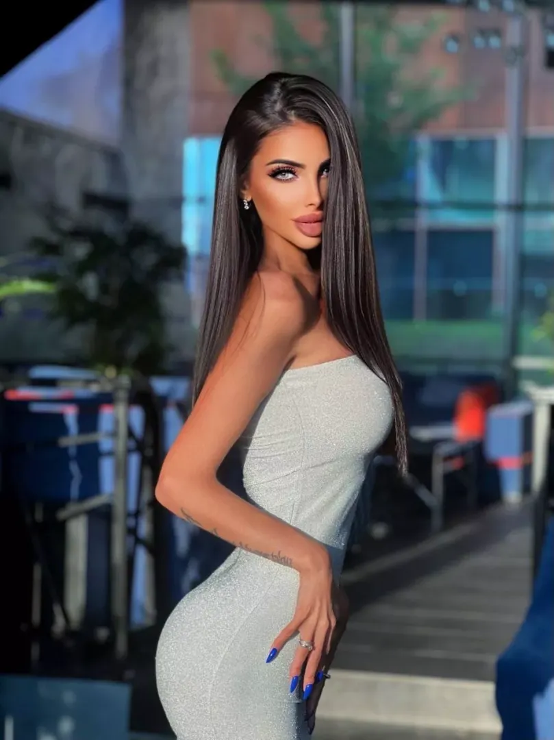 Tight in grey
