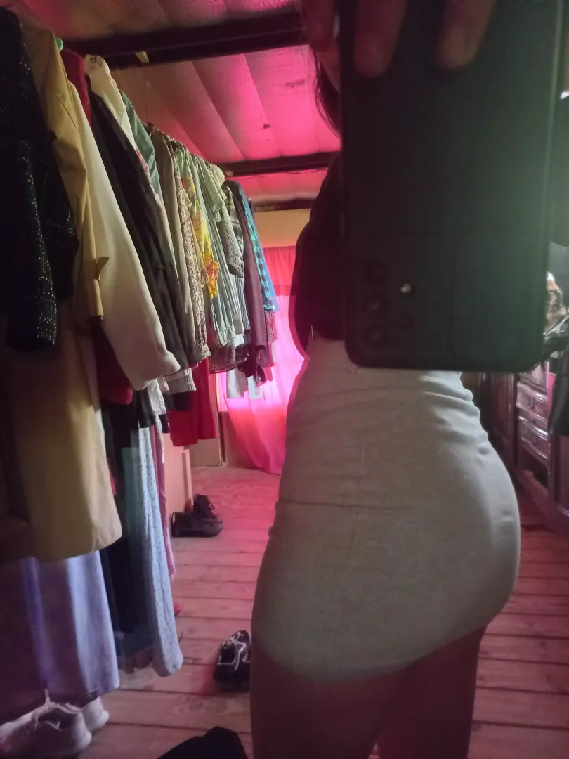 tight skirt or not?