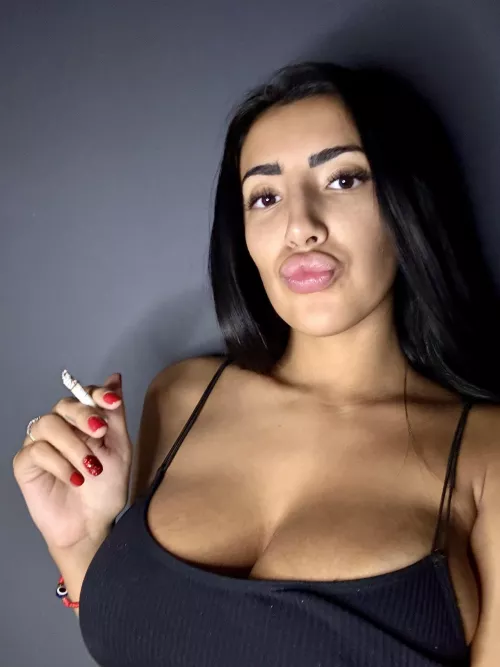 time to smoke and let the smoke come out of your mouth baby  🚬😈