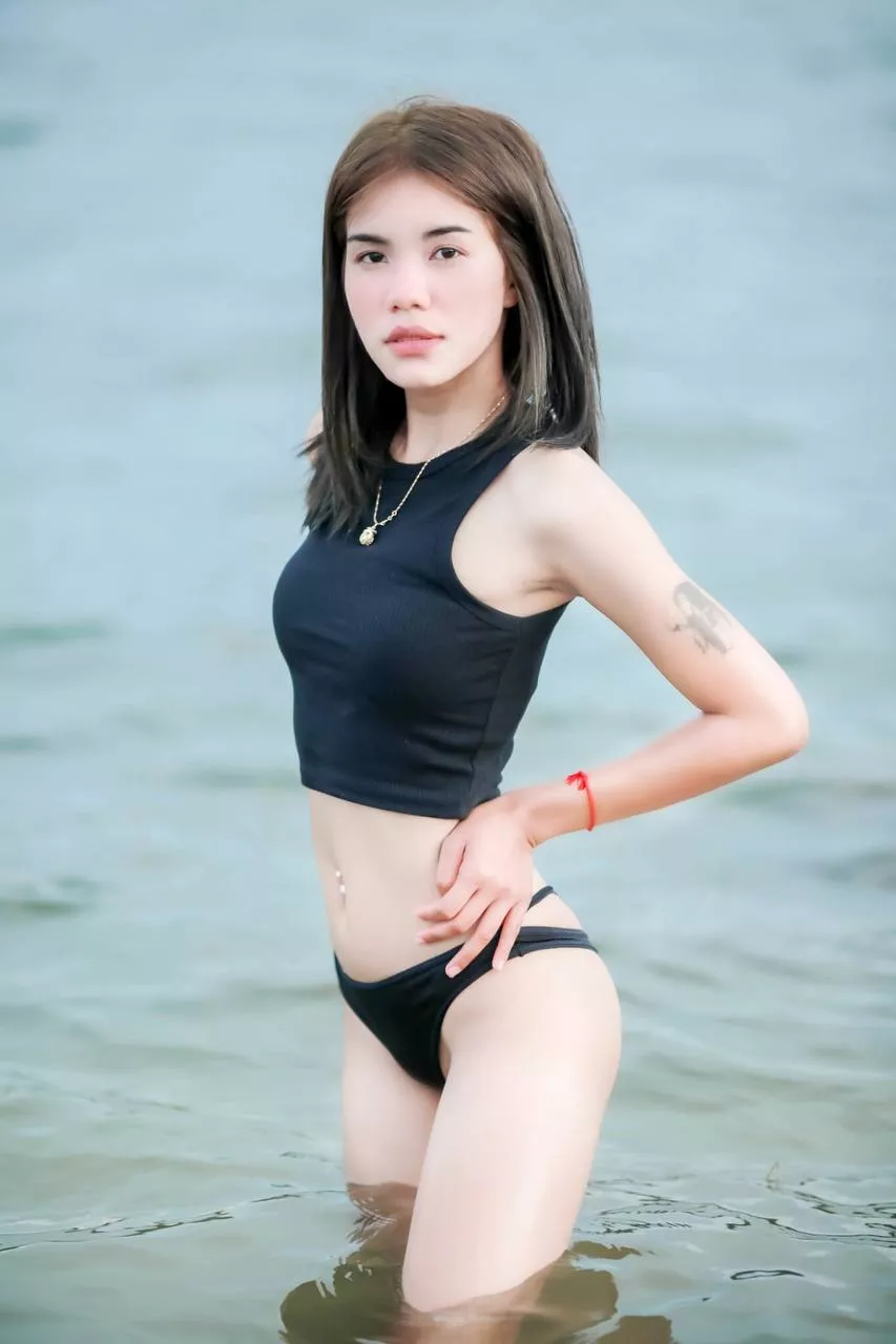 Tiny naughty girl want some fun😜