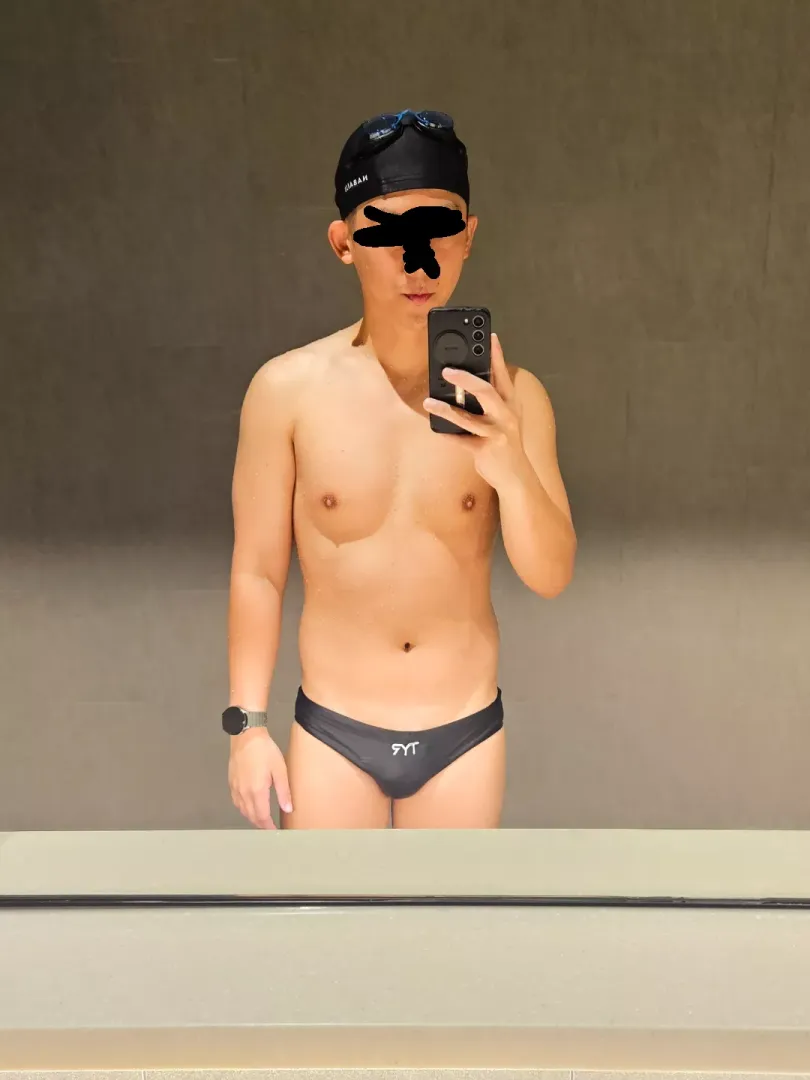 Tiny swim briefs 