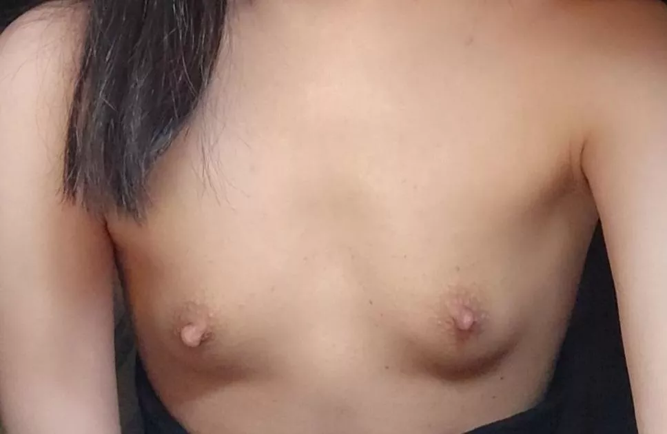Tiny titties 