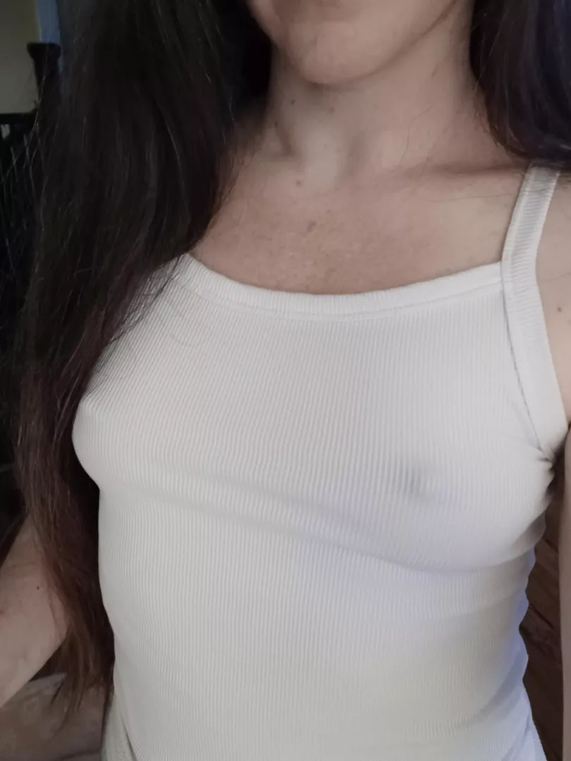 tiny titties for your Tuesday