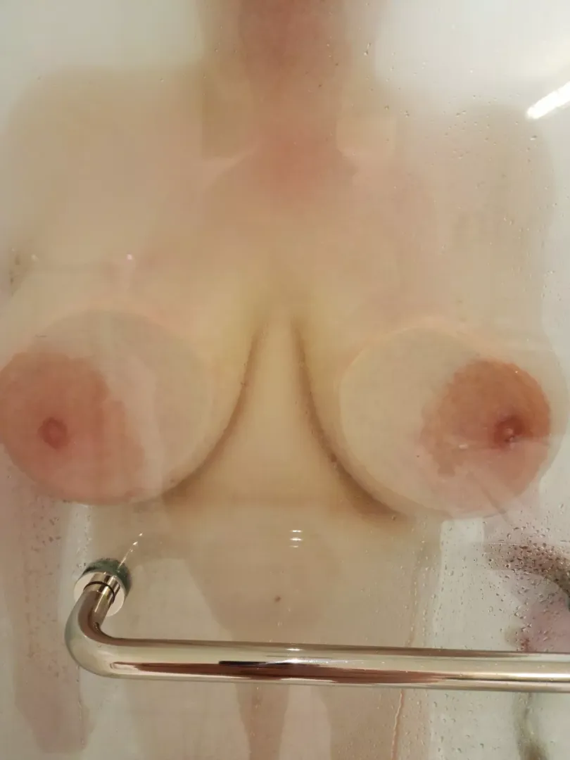 tips against the shower glass posts are still a thing right? (F) 40