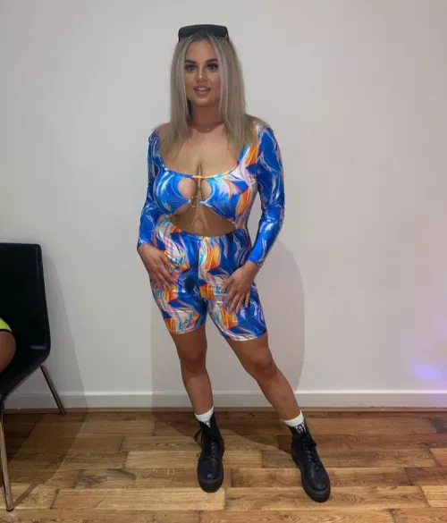 Tits on Chloe 🏴󠁧󠁢󠁳󠁣󠁴󠁿