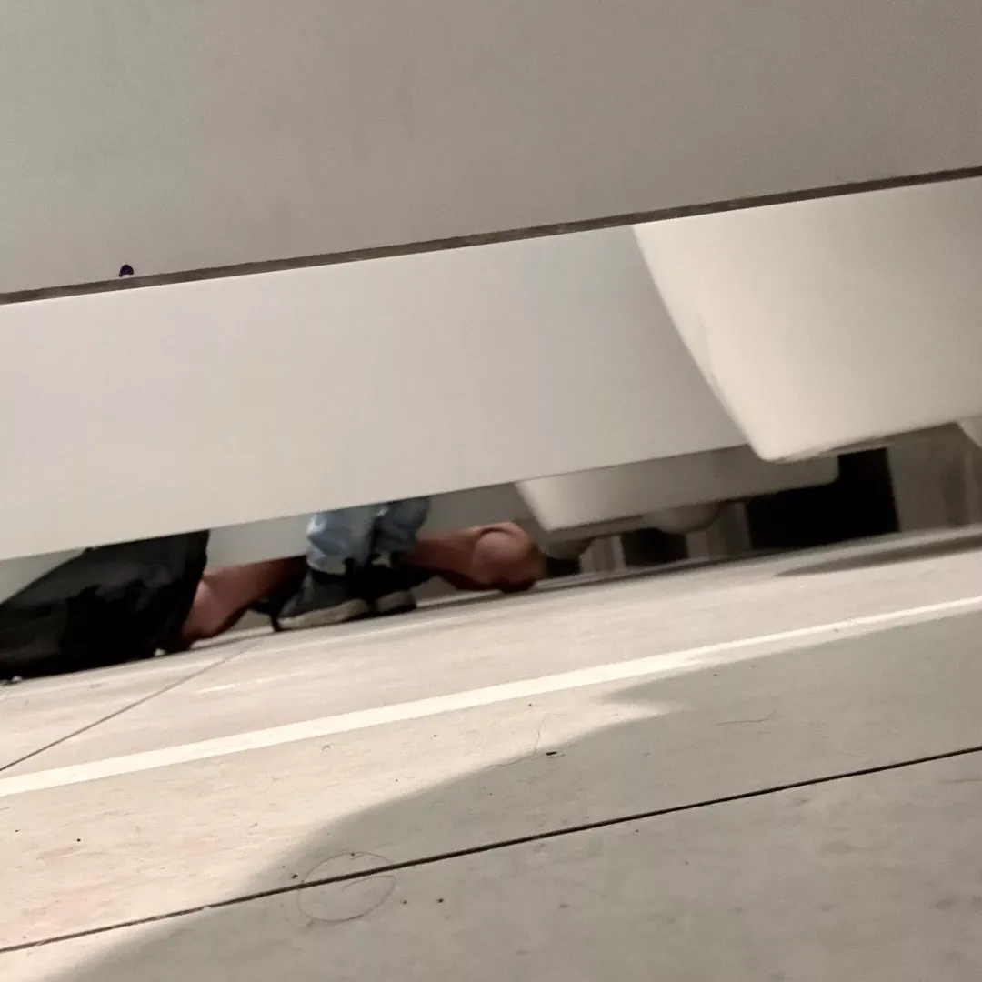 Today I caught an understall action at a mall