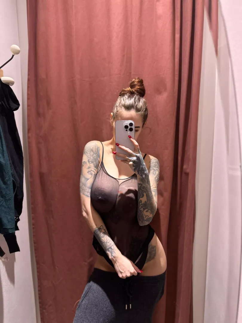Today I want to give you this sexy selfie