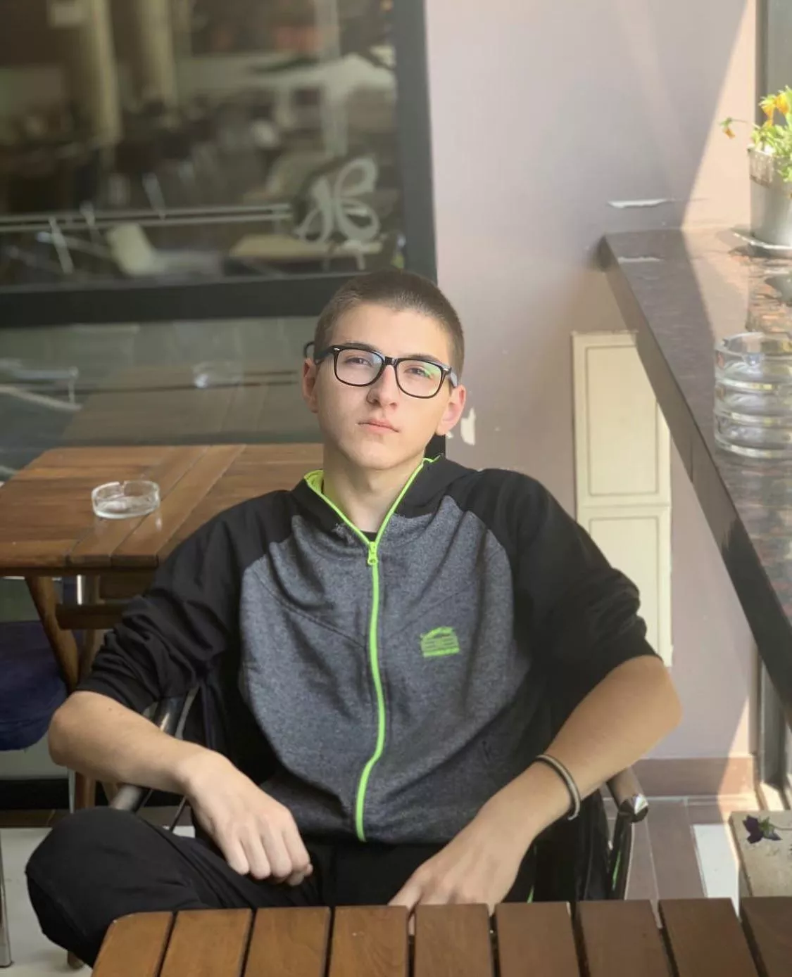 Today, in this nice weather, I decided to go out for coffee