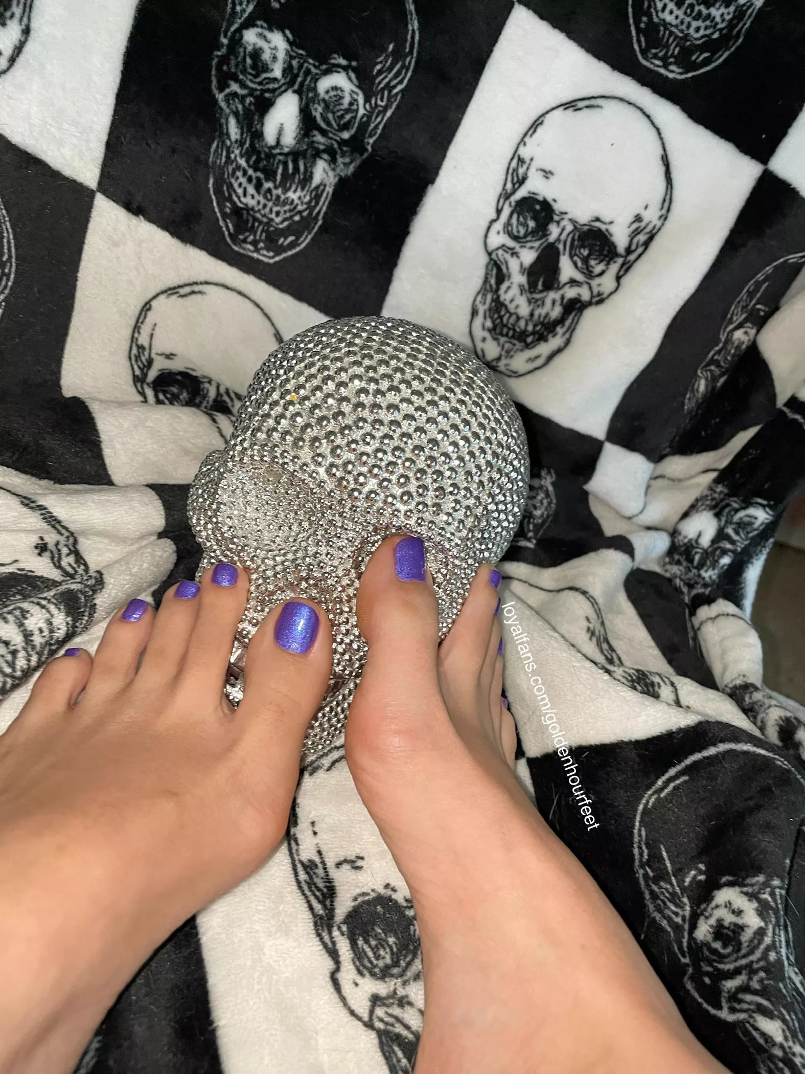 Toes all over your face and in your mouth 😜