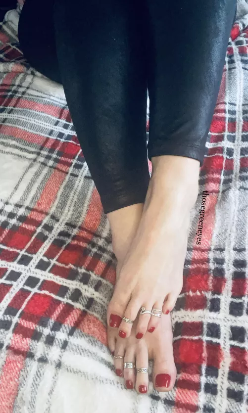 Toesday: Like my toe rings?