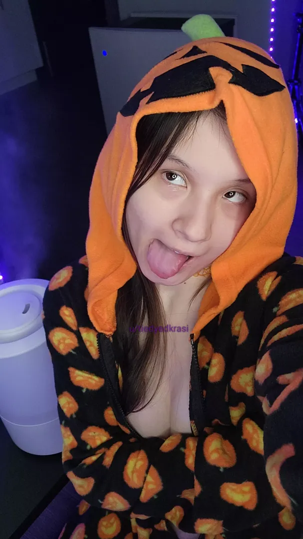 tongue out