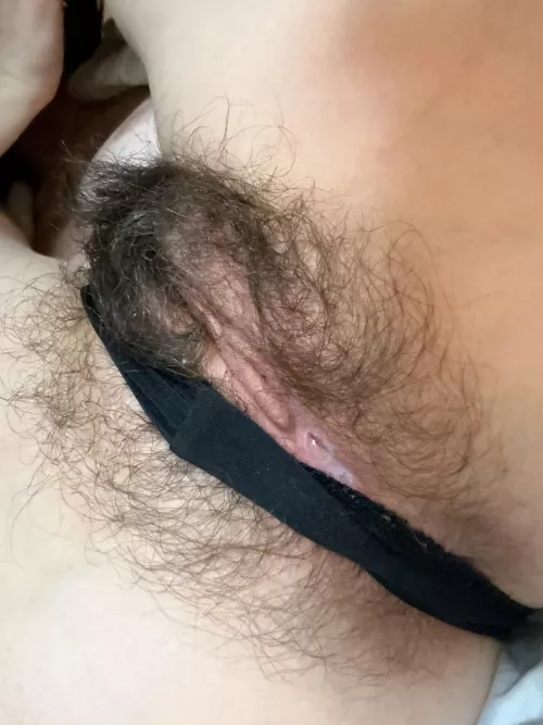 Too much or sexy bush 