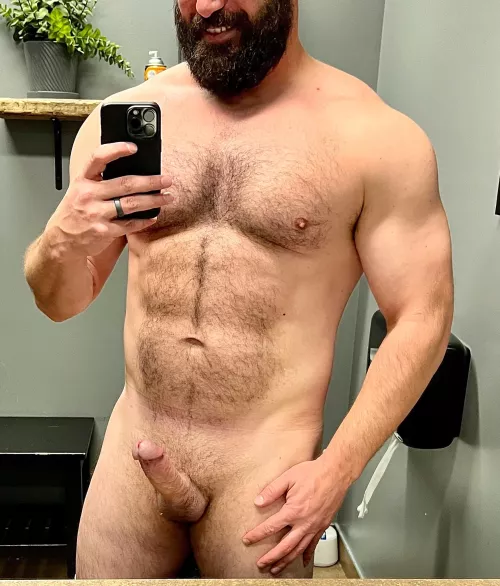 Took a quick gym selfie