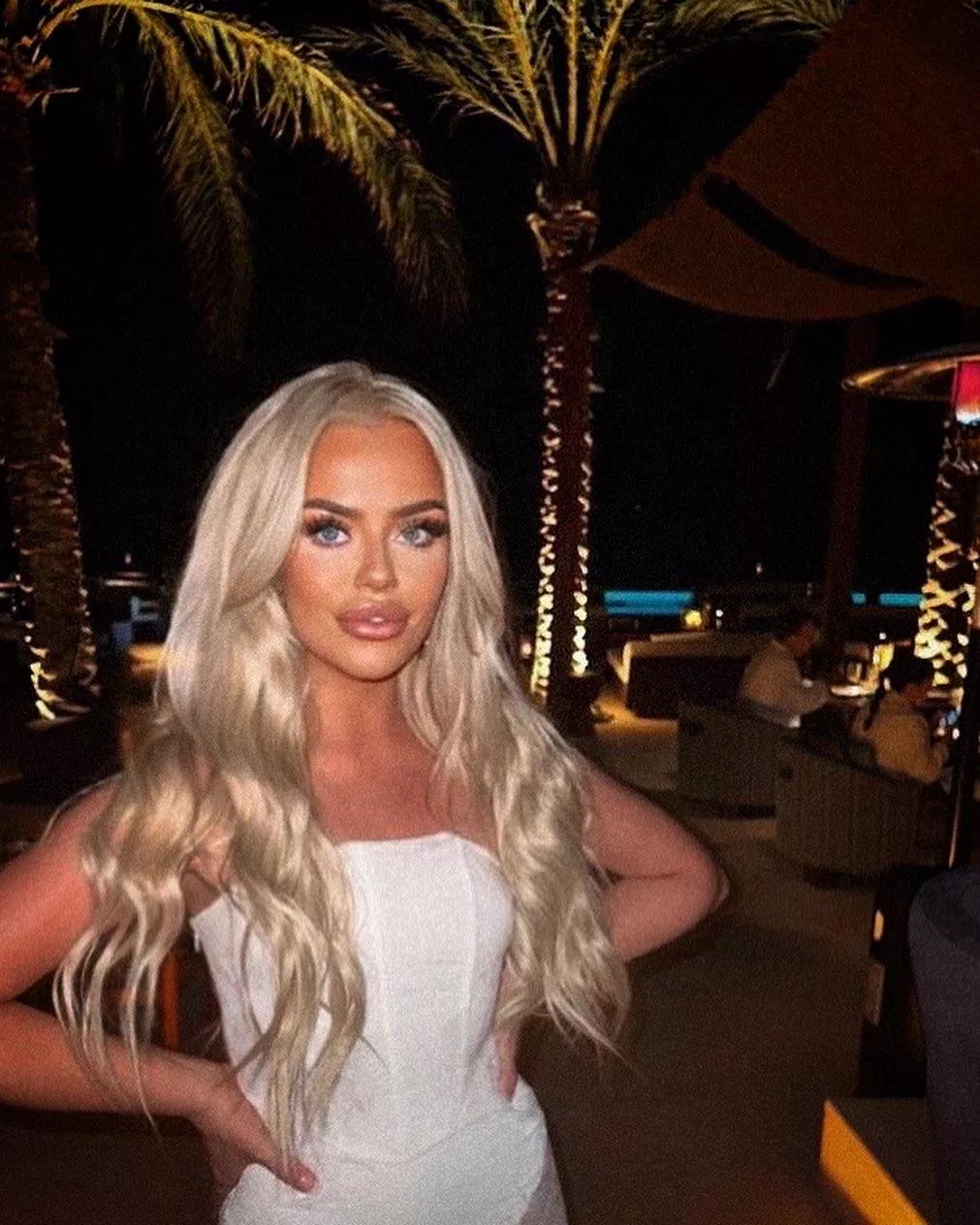 Touch and smell my blonde hair