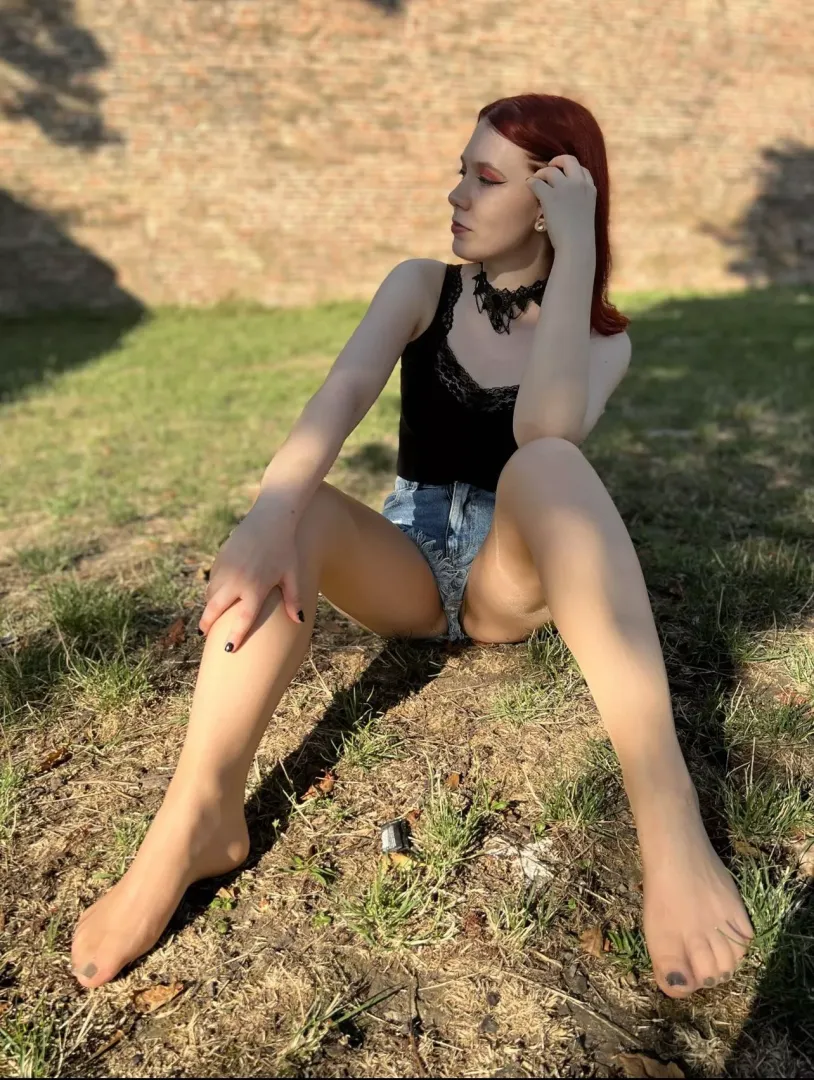 Touch my legs 😌
