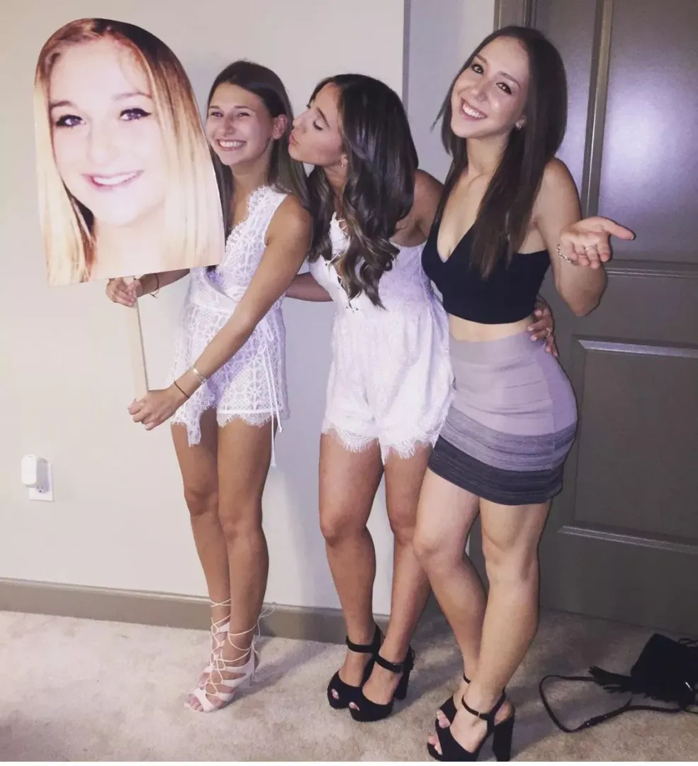 Tri Delt girls