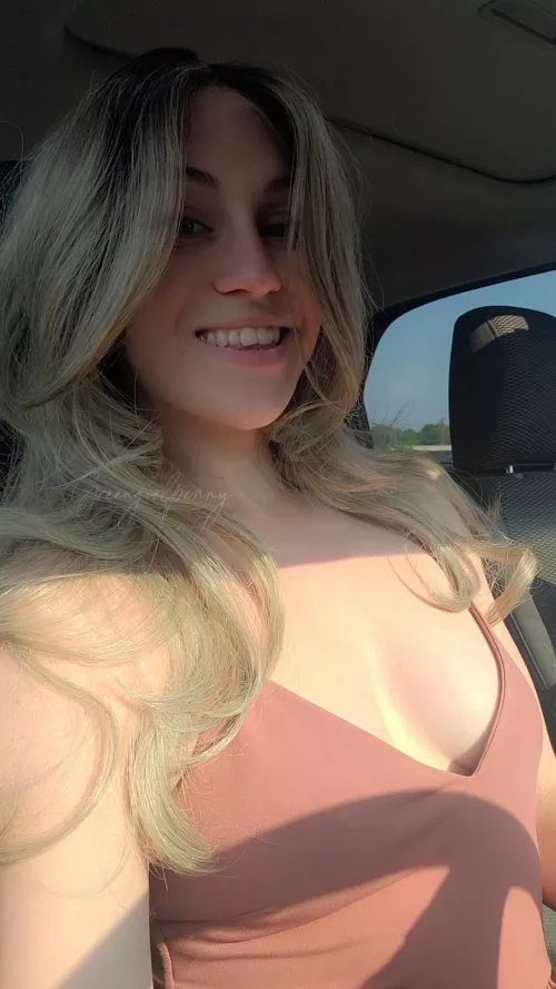 Tried to take a cute selfie and got side boob instead...