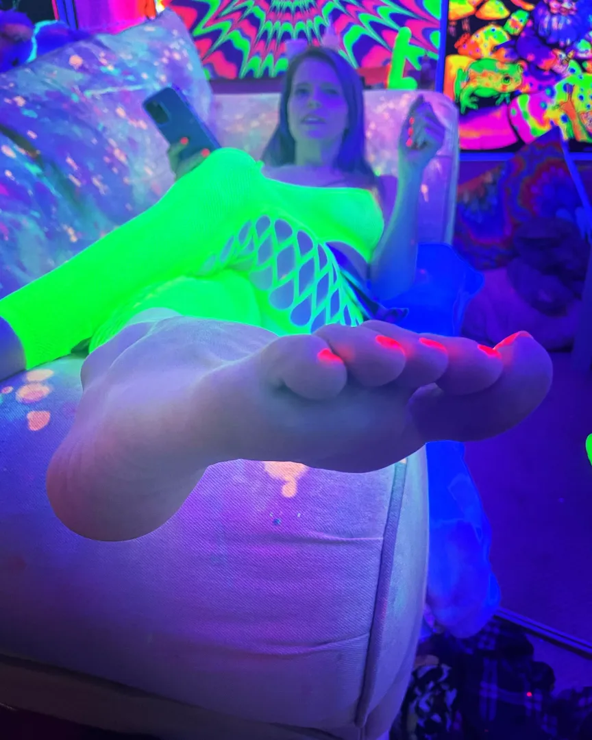 Trippy feet