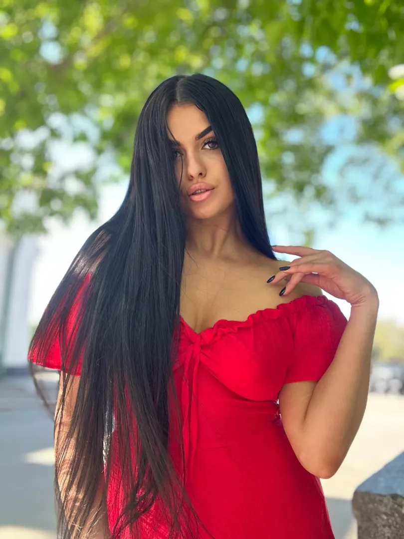 trophy in red
