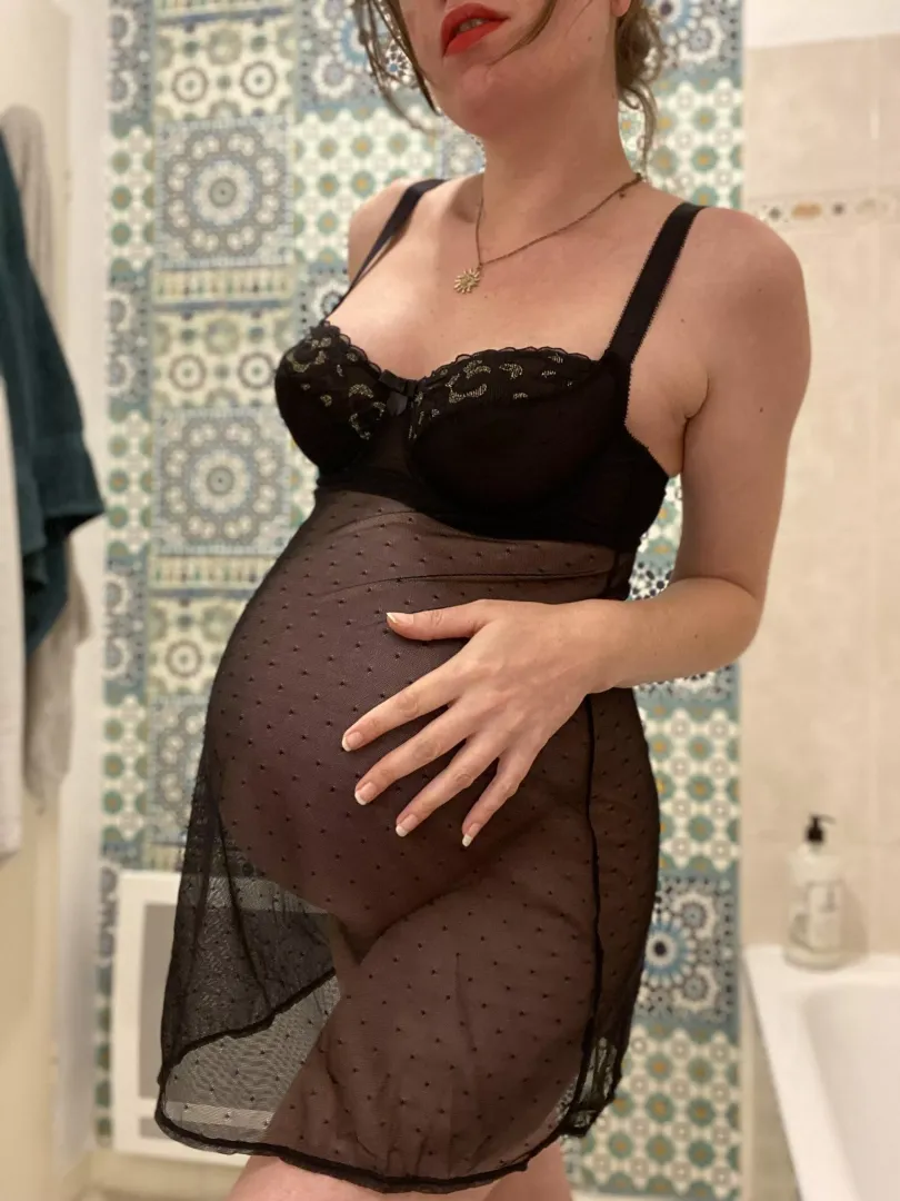 Tryin on some lingerie 🖤