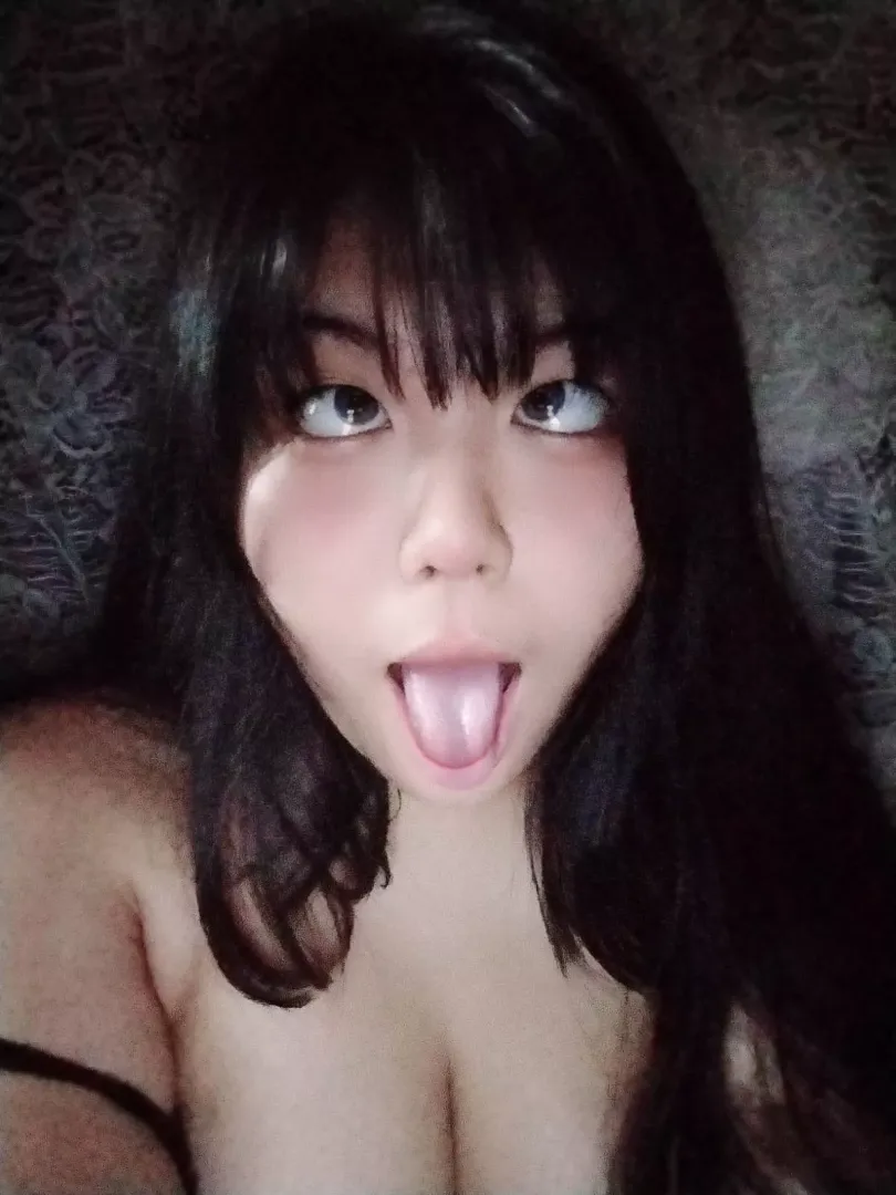 Trying a lewd face