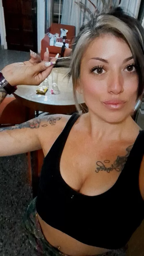 trying my new croptop on for you 🥰